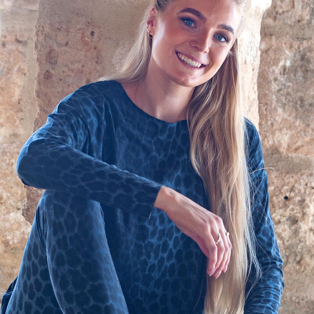 Alma Dusty Navy Leo