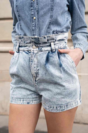 Layla Denim Shorts  | Blue | Shorts fra Avery
