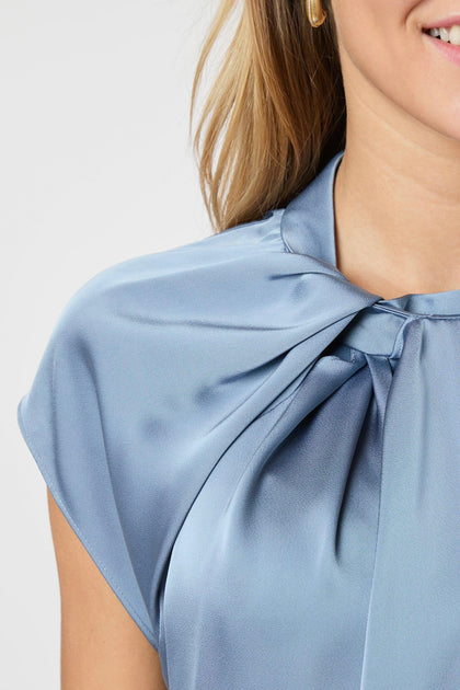 Fleur Drapy Satin Bluse - Dusty Blue