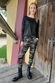 Alma Pants | Dusty Camo | Bukser fra Liberté