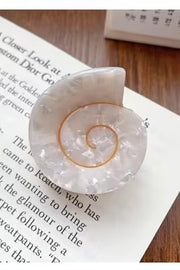 Shelly Hair Claw | Pearl | Hårspænde fra By Timm