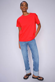 Aina O-SS Tee  | Chinese Red | T-shirt fra Mos Mosh