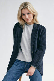 Karita Idun Wool Blazer | Salute Navy | Blazer fra Mos Mosh