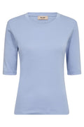 Mali O-neck 3/4 Sleeve Tee | Brunnera Blue | T-shirt fra Mos Mosh