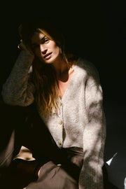 Lavanda Boucle Knit Cardigan | Dark Sand | Strik fra Neo Noir