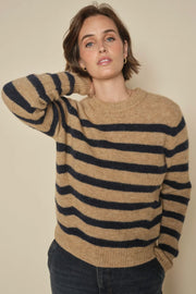 Thora Stripe Crewneck Knit  | Tannin | Strik fra Mos Mosh