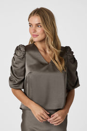 Elba Heavy Sateen Blouse | Warm Grey | Bluse fra Neo Noir