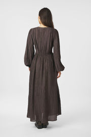 Silfi Crepe Dress | Dark Brown | Kjole fra Neo Noir