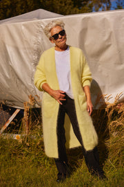 Long open cardigan in fluffy mohair 82121L | Light Yellow | Strik fra Atelier C