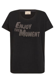 Elvi O-SS Tee  | Black | T-shirt fra Mos Mosh