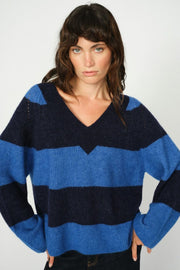 Taci Stripe LS V-Neck Knit | Maritime Blue | Strik fra Mos Mosh
