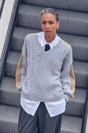 Beth Ottili V-neck Knit | Grey Melange | Strik fra Mos Mosh