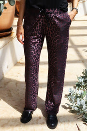 Alma Wide Pants | Bordeaux Lux Leo | Bukser fra Liberté