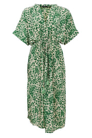 Luna Kaftan Tie Dress | Green Leo | Kjole fra Black Colour