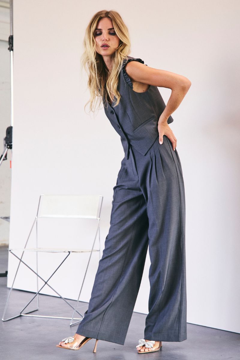 【Miripon.】 Frill tailored vest / gray Miripon.】 Frill tailored vest / gray