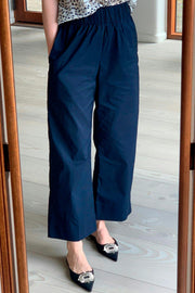 Yana Poplin Pants | Navy | Bukser fra Neo Noir