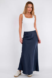 Vicky Heavy Sateen Skirt | Midnight Blue | Nederdel fra Neo Noir