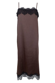 Evie Lace Strap Dress | Coffee | Kjole fra Black Colour