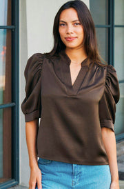 Roella Heavy Sateen Blouse | Dark Brown | Bluse fra Neo Noir