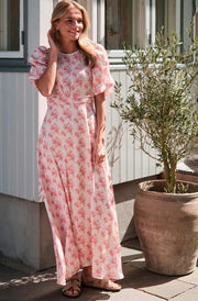 Kikka Wild Rose Dress | Pink | Kjole fra Neo Noir