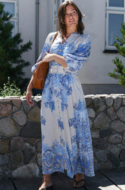 Stellar Artist Paisley Dress | Powder Blue | Kjole fra Neo Noir