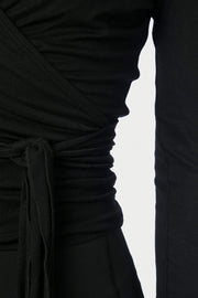 Nia Jersey Wickelbluse | Schwarz | Athleisure von Neo Noir