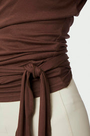 Nia Jersey Wickelbluse | Schokoladenbraun | Athleisure von Neo Noir
