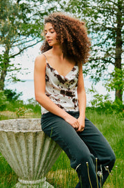 Lindy Cow Print Top | Brown | Bluse fra Neo Noir
