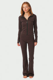 Nolana Zip Bluse | Schokoladenbraun | Athleisure von Neo Noir