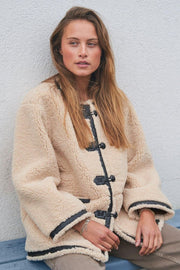 Fanny Teddy Jacket | Camel | Jakke fra Neo Noir