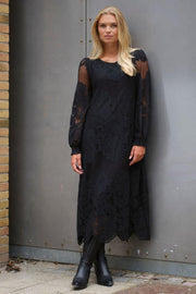 Mila Dress 2857 | Black | Kjole fra Prepair