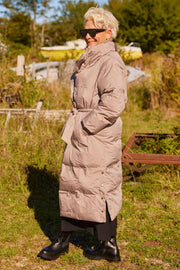 Lilly Long coat | Sand | Frakke fra French Laundry