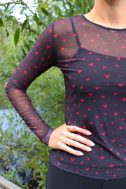 Mesh Ls Tshirt | Black Red Hearts | Bluse fra Liberté