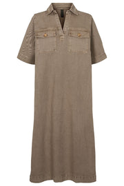 Vivian Dress 2780 | Latte | Kjole fra Prepair