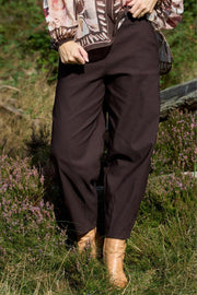 Beverly Barrel Pant | Coffee | Bukser fra Black Colour