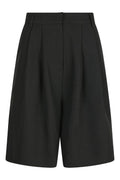 Nika Bermuda Shorts | Black | Shorts fra Neo Noir