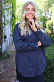 Sara Ls Shirt | Black White Pinstripe | Skjorte fra Liberté