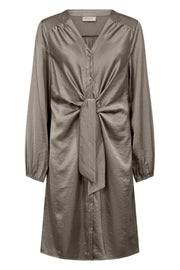Dove Dress 207580 | Desert Taupe | Kjole fra Freequent