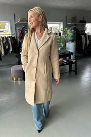 Theo Wollmantel | Sand | Mantel von French Laundry