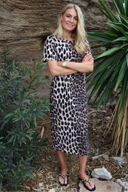 Alma Tshirt Dress | Big Lux Leo Fossil | Kjole fra Liberté