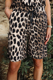 Alma Long Shorts | Big Lux Leo Fossil | Shorts fra Liberté
