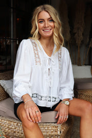 Merle Ls Tie Blouse | White | Bluse fra Liberté