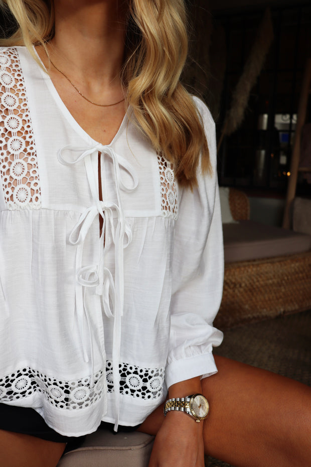 Merle Ls Tie Blouse | White | Bluse fra Liberté