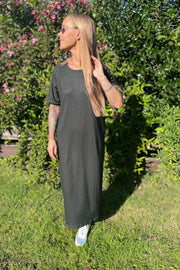 Alma Tshirt Dress | Dusty Army | Kjole fra Liberté