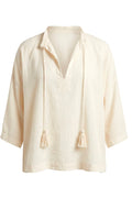 Cotton V-neck Shirt | Ecru | Bluse fra Atelier C