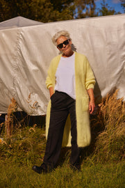 Long open cardigan in fluffy mohair 82121L | Light Yellow | Strik fra Atelier C