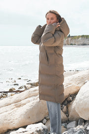 Viviana C Puffer Jacket | Dark Taupe | Jakke fra Neo Noir