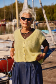 Sleeveless vest in 80% kid mohair V7485 | Light Yellow | Strik fra Atelier C