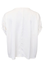 Mabel Blouse | Off White | Bluse fra Black Colour