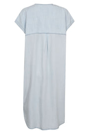 Renna Dress 206119 | Light Blue Denim | Kjole fra Freequent